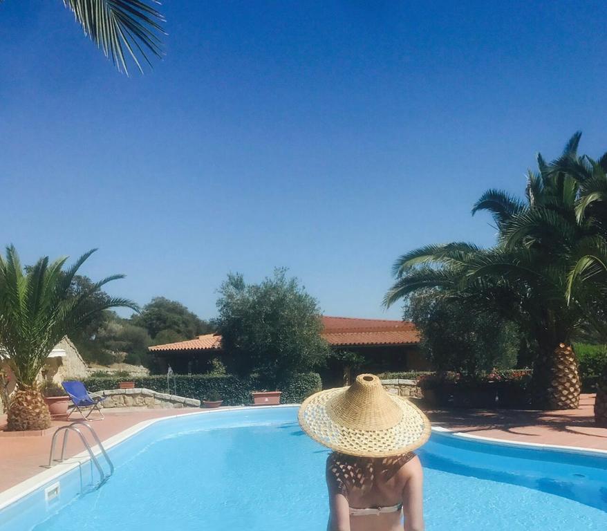 Résidence Villa Smeralda Telti Extérieur photo