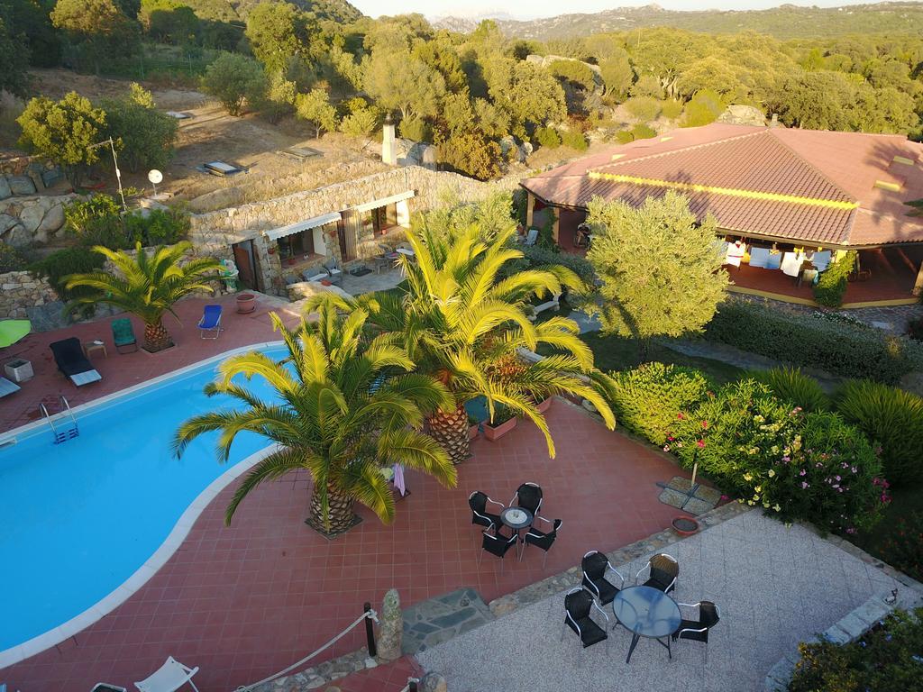 Résidence Villa Smeralda Telti Extérieur photo