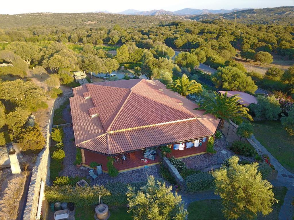 Résidence Villa Smeralda Telti Extérieur photo