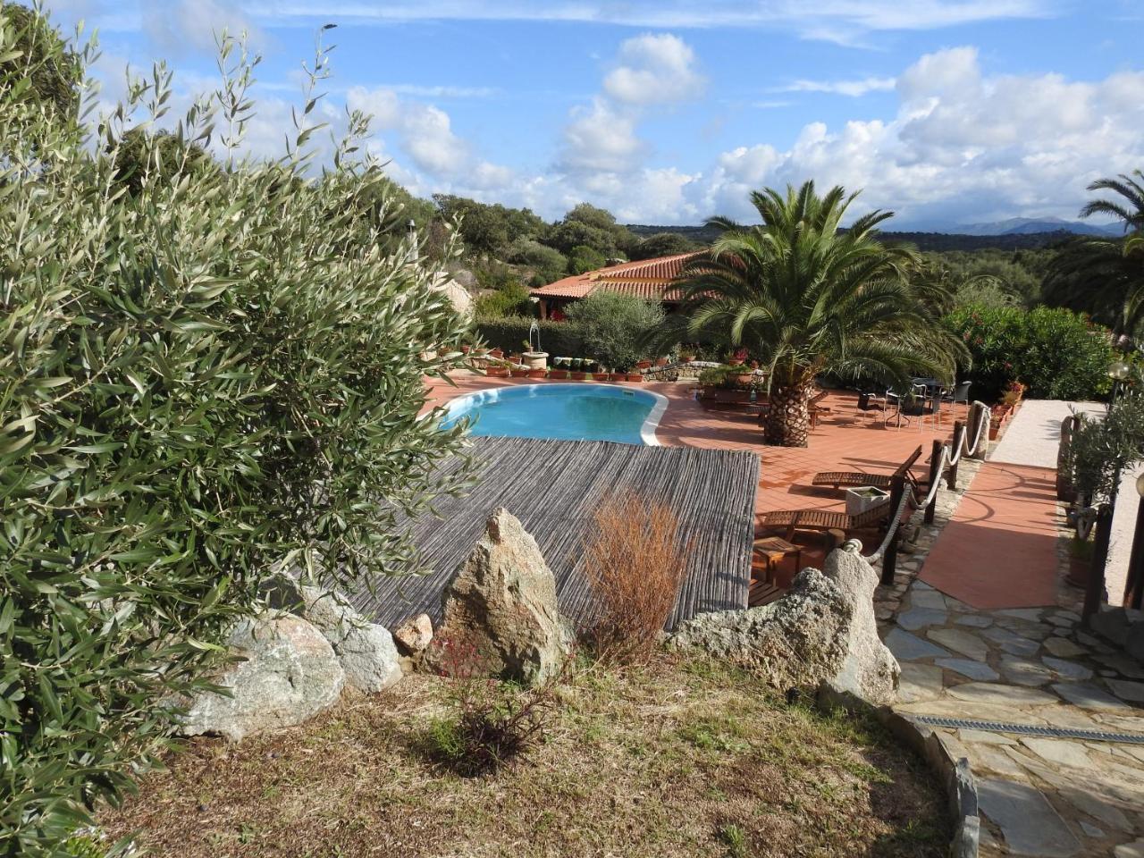 Résidence Villa Smeralda Telti Extérieur photo